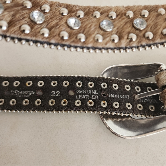 Nocona Brown Cowhide Hair On and Silver Rhinestone Studded Western Belt Sz 22in - Picture 3 of 3